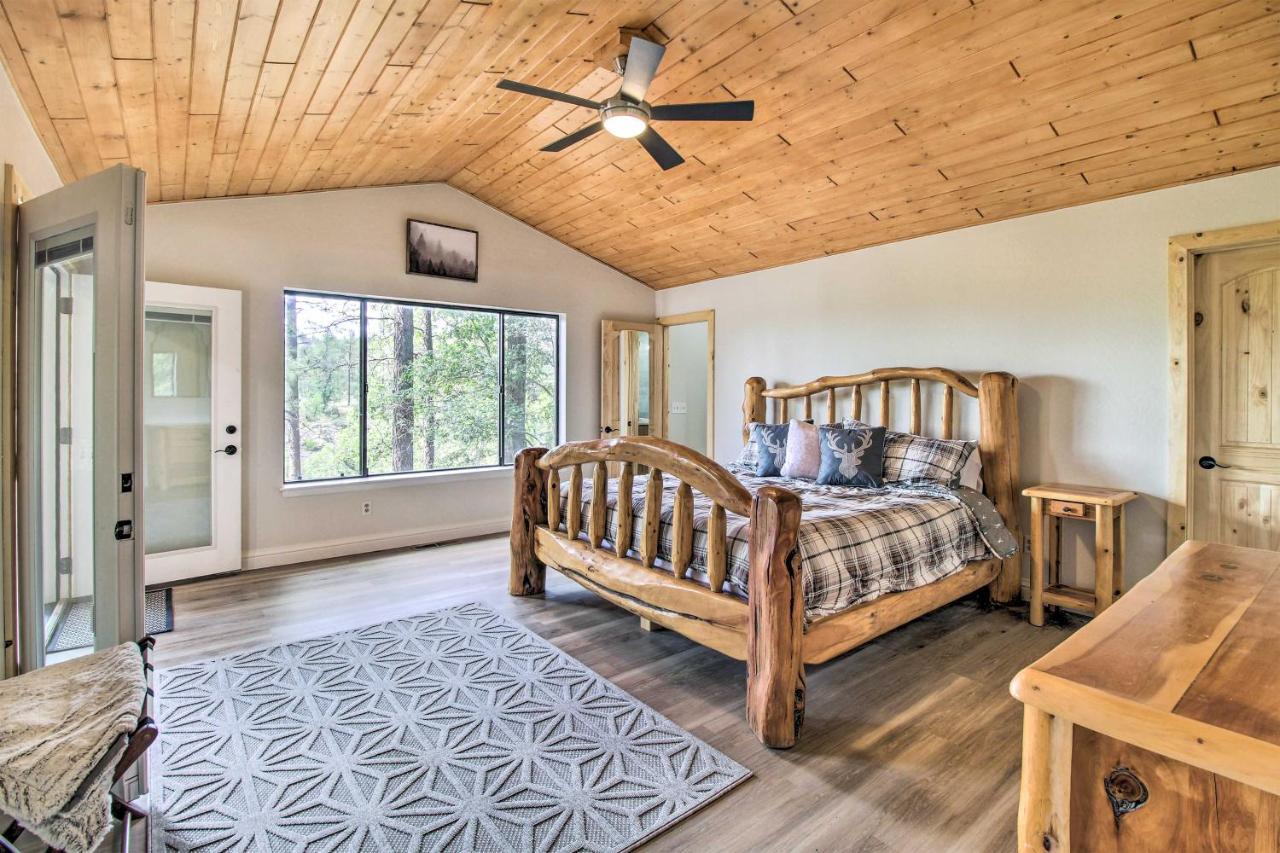Pinetop Creekside Cabin Secret Game Room! Екстер'єр фото