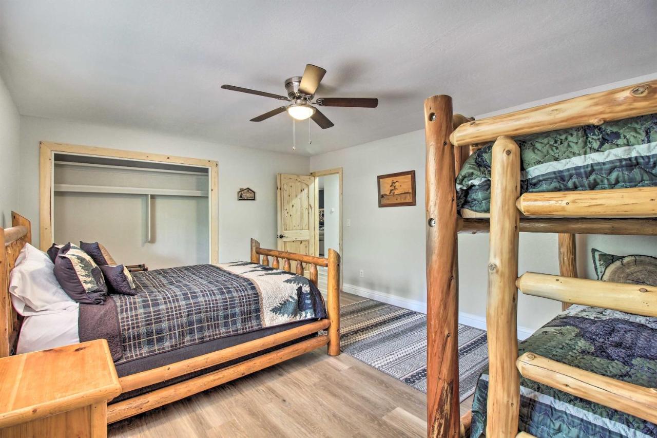 Pinetop Creekside Cabin Secret Game Room! Екстер'єр фото