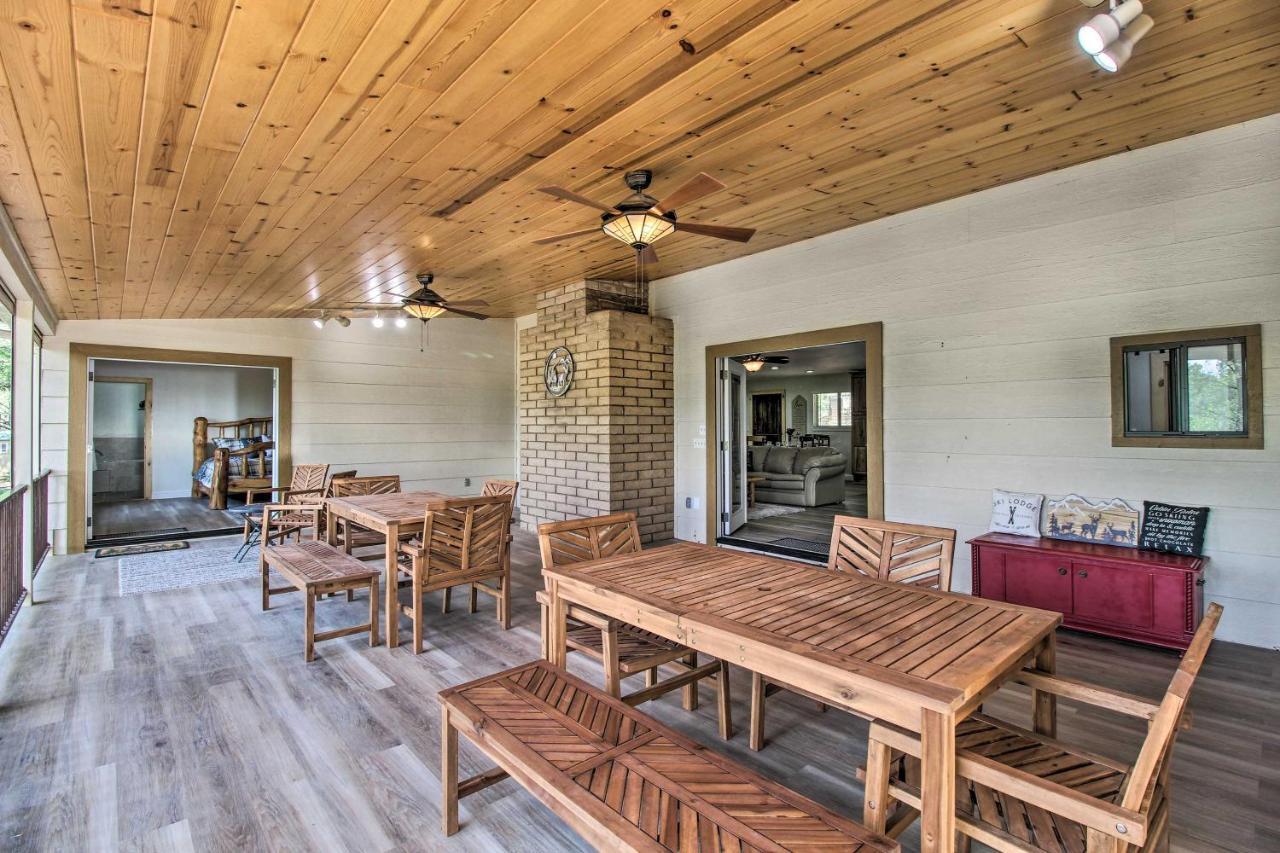 Pinetop Creekside Cabin Secret Game Room! Екстер'єр фото